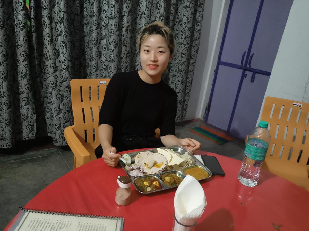 Khajuraho Dreams Homestay Екстер'єр фото